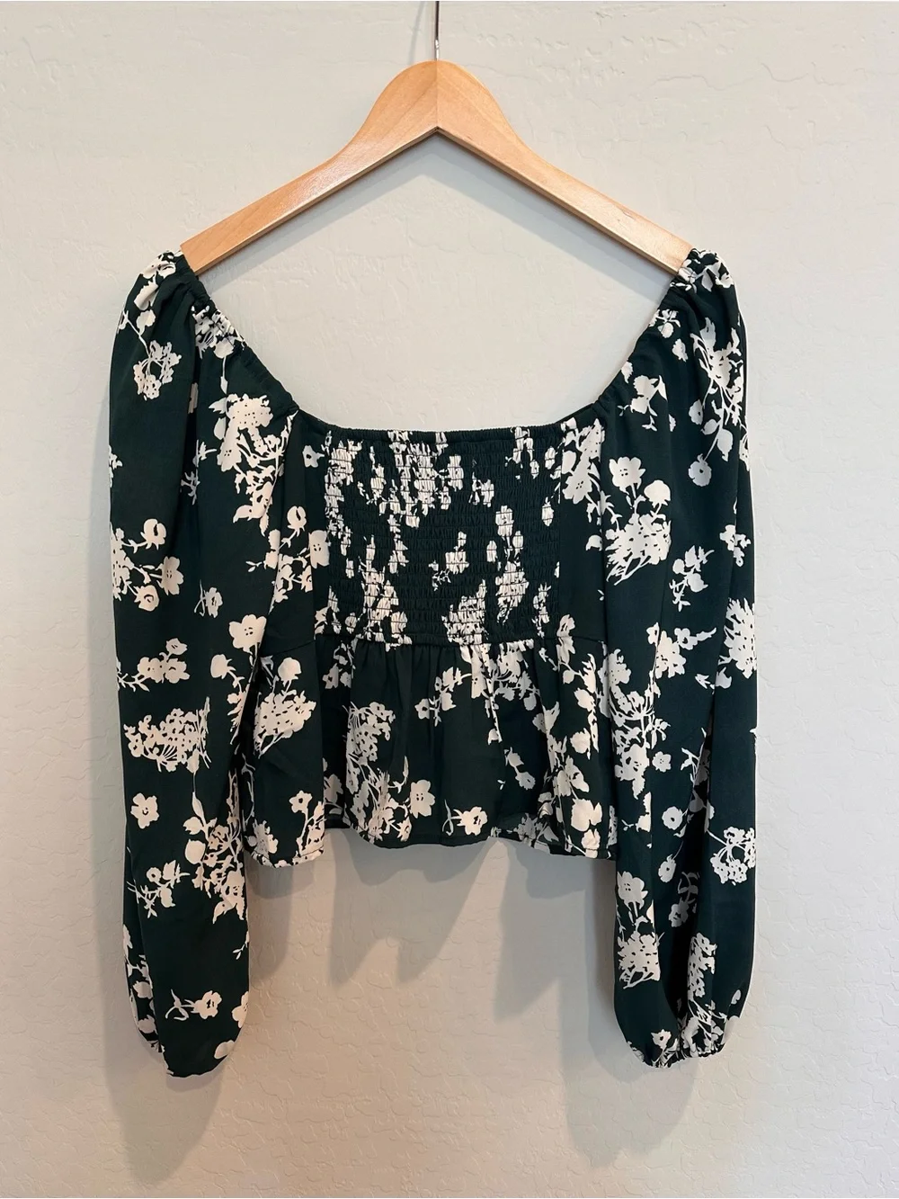 Abercrombie & Fitch Green and White Floral Tie-Front Peasant Blouse